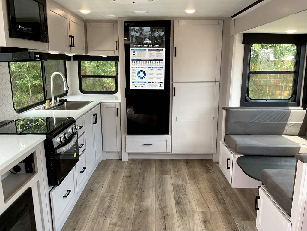 2026 JAYCO Jay Feather 30 RKB - Image 12