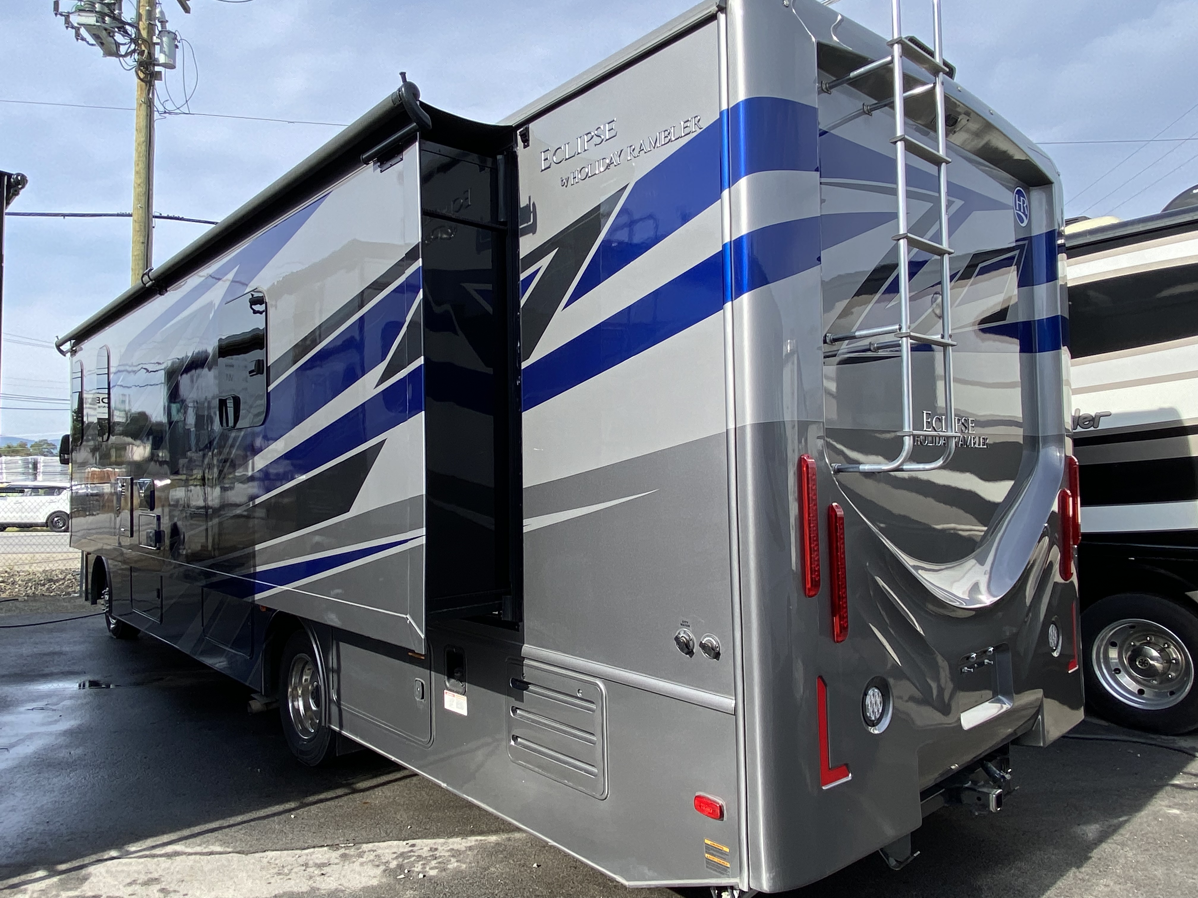 2023 Holiday Rambler Eclipse 32S - Image 6
