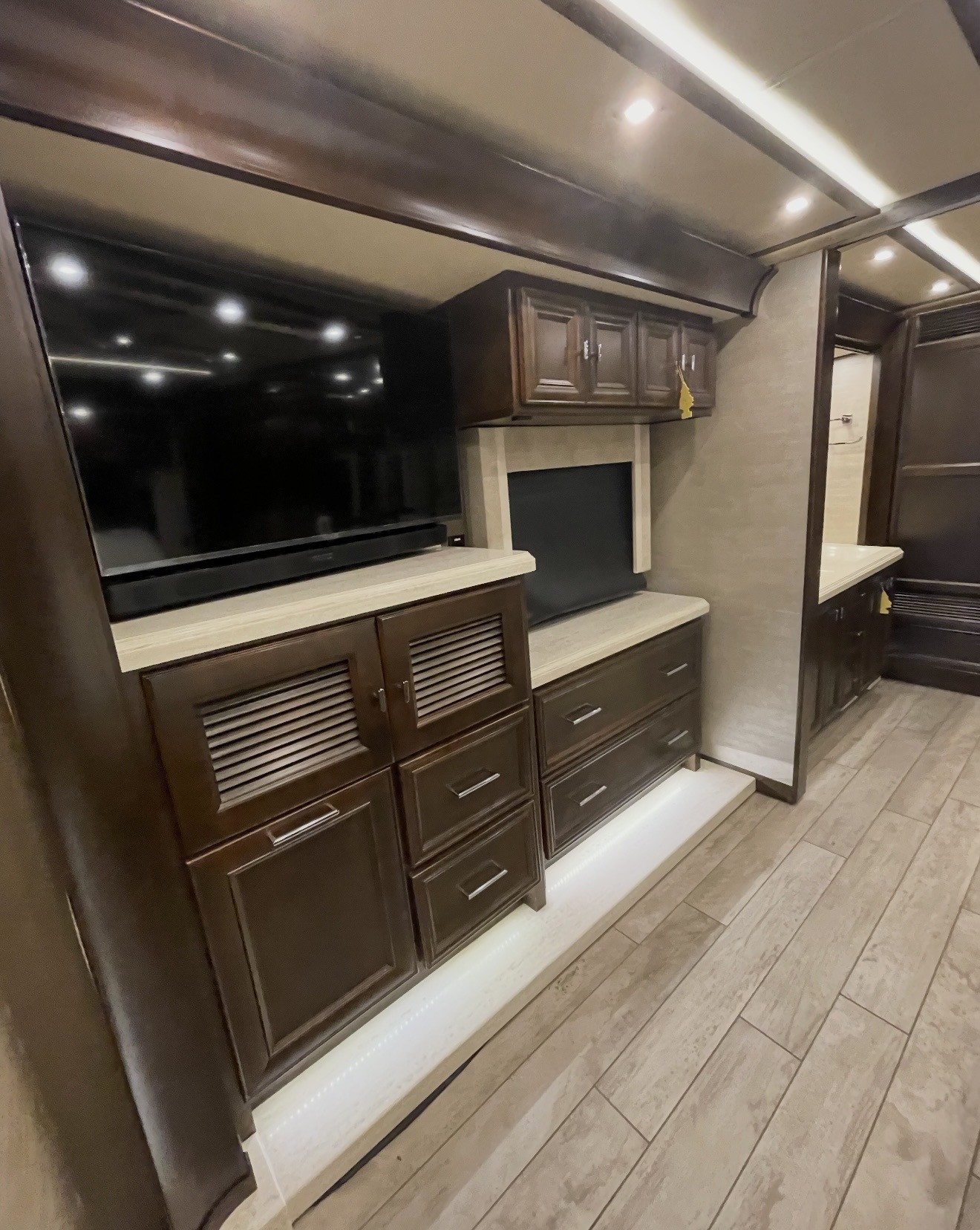 2019 TIFFIN ALLEGRO BUS 40 IP - Image 9