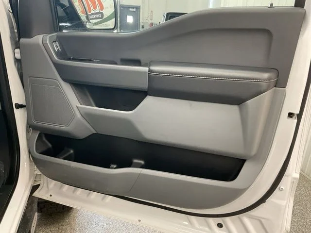 2022 Ford F150 Crew Cab XLT 4WD - Image 25