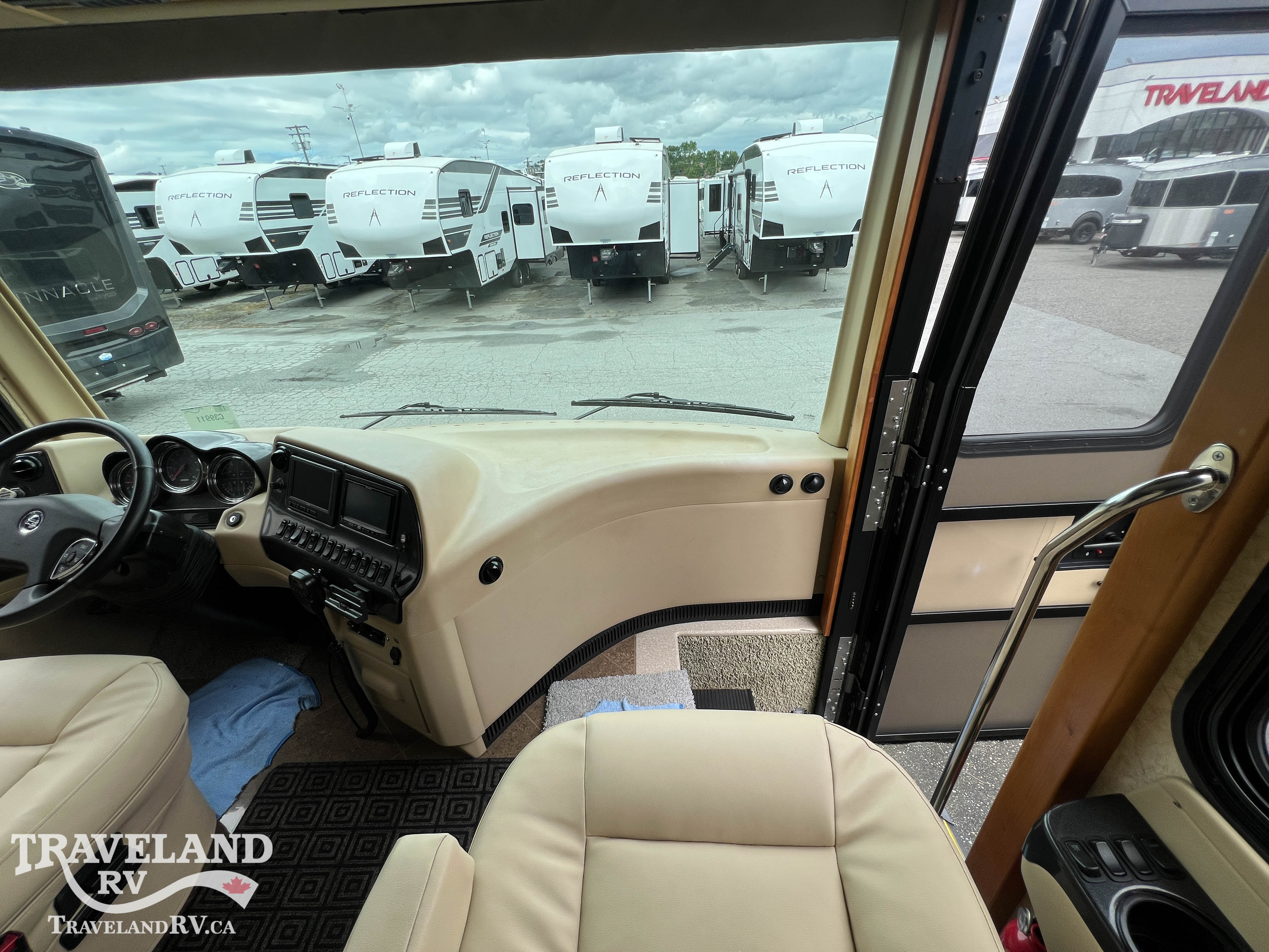 2011 Newmar Dutch Star 3734 - Image 13