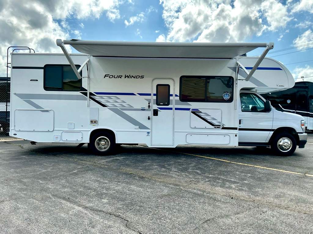 2026 THOR MOTORCOACH 28Z - Image 2