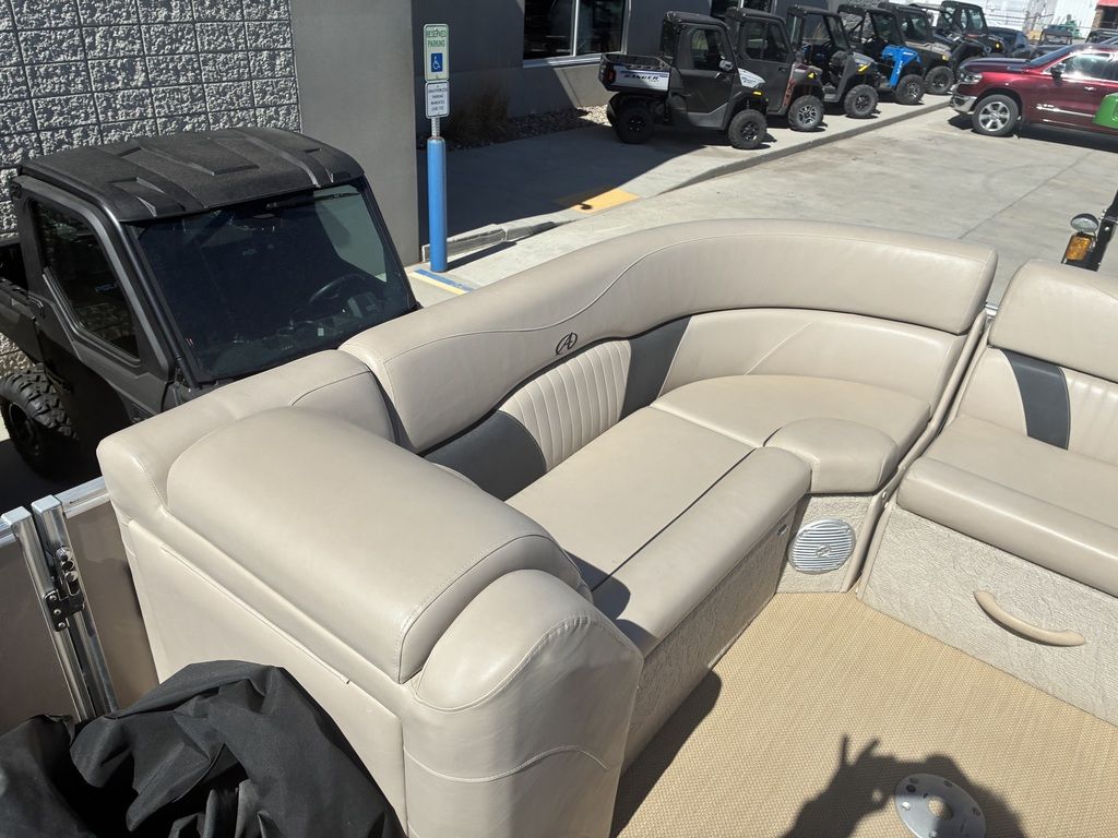 2014 Avalon C SERIES WIND JAMMER 24 - Image 12