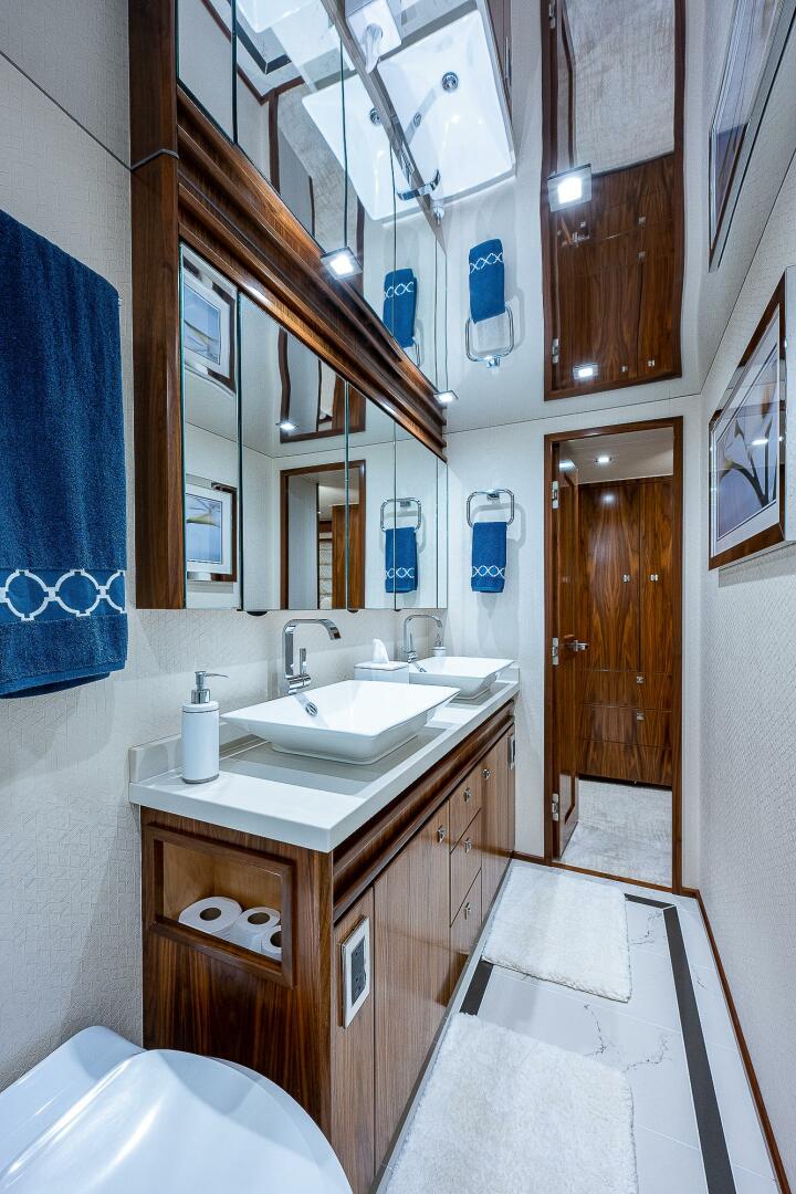 2017 Viking 75 Motoryacht - Image 19