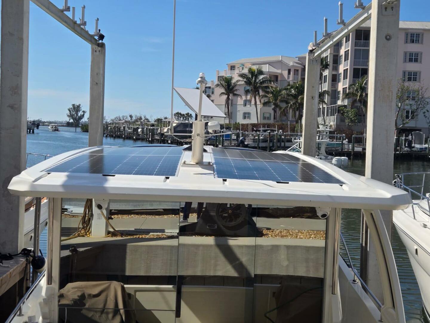 2020 Greenline 39 E-Drive - Image 6