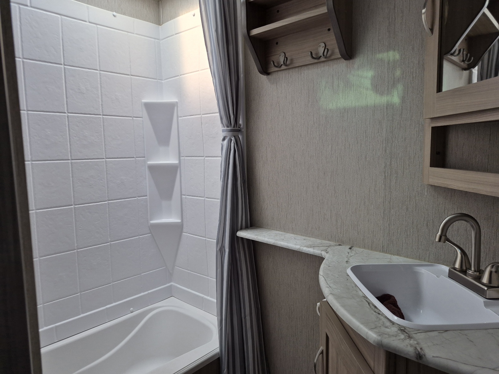 2021 Coachmen Freedom Express Ultra Lite 238BHS - Image 13