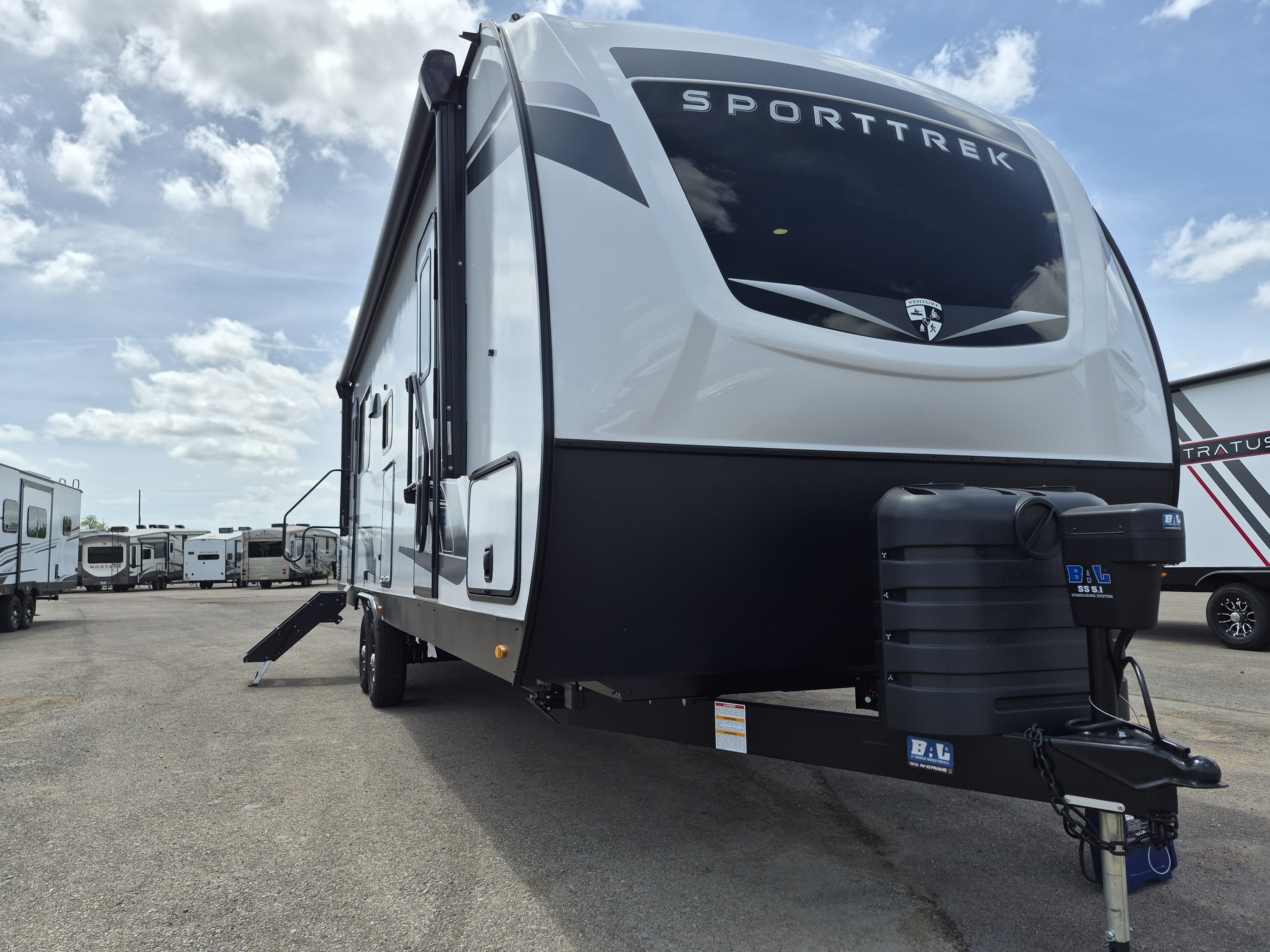 2026 VENTURE RV SPORTTREK 271VBH - Image 1