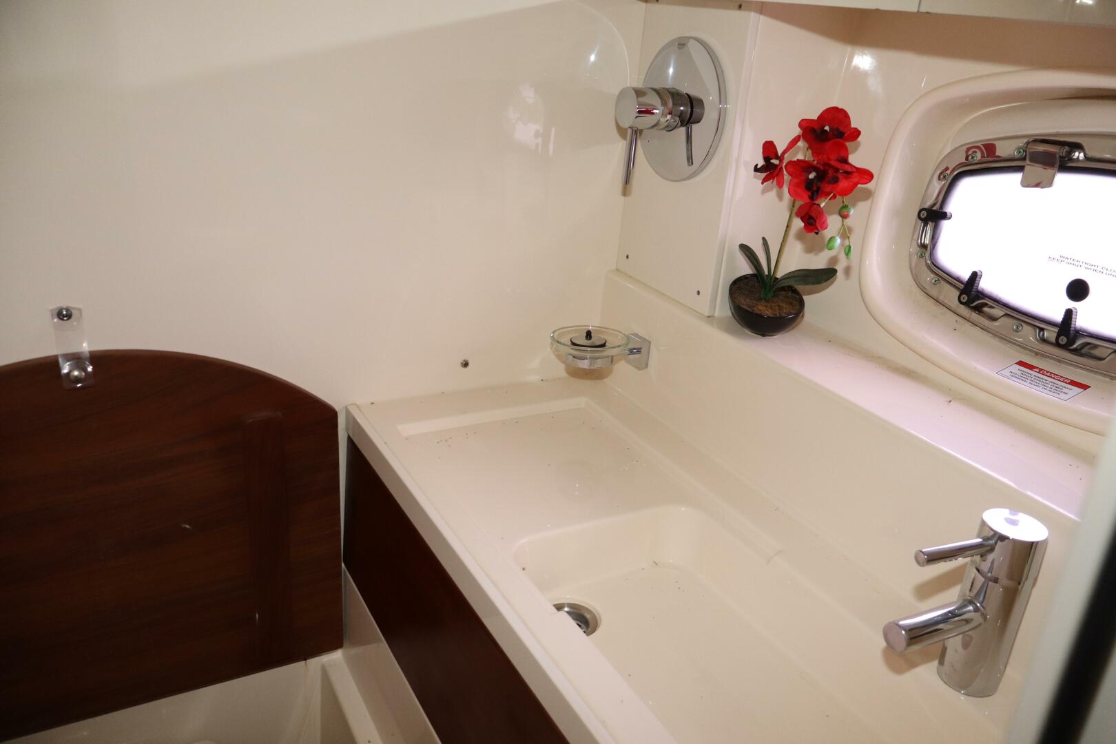 2015 Sea Ray 410 Sundancer - Image 20
