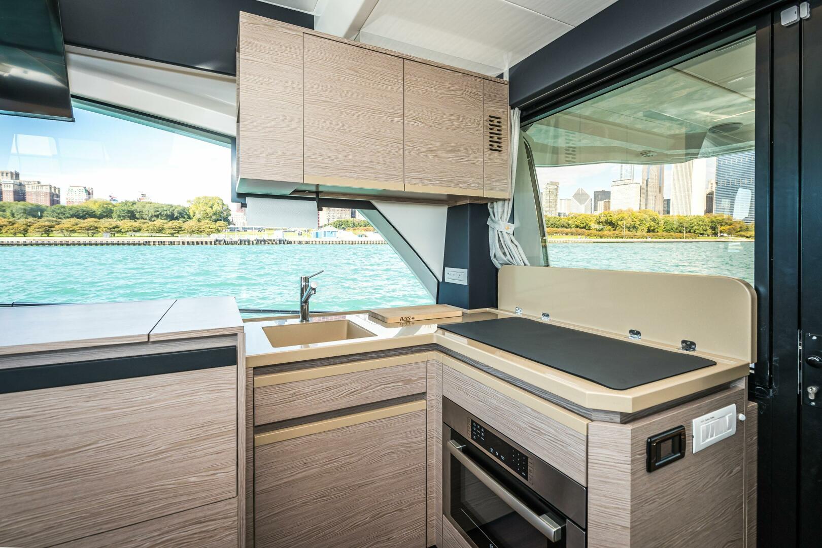2024 Greenline 45 Coupe HYBRID - Image 8