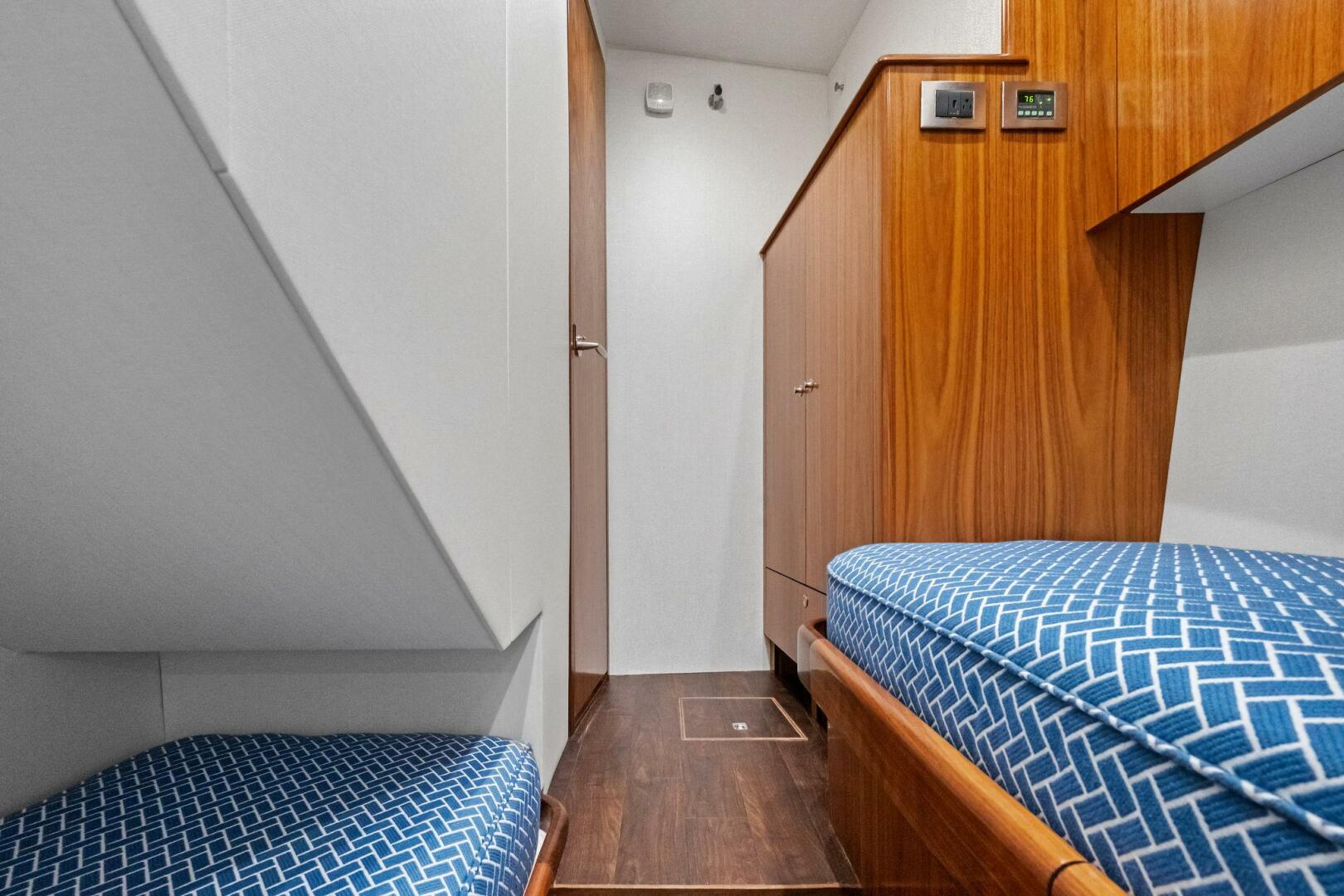2025 Viking 58 Convertible - Image 28