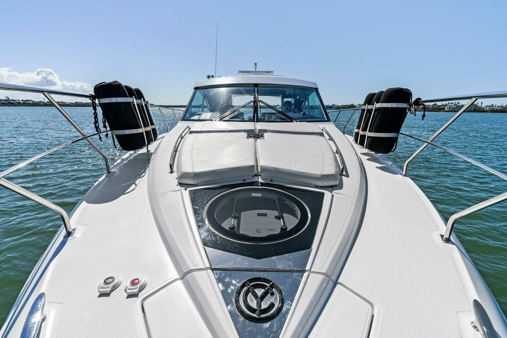2019 Cruisers Yachts 45 Cantius - Image 10
