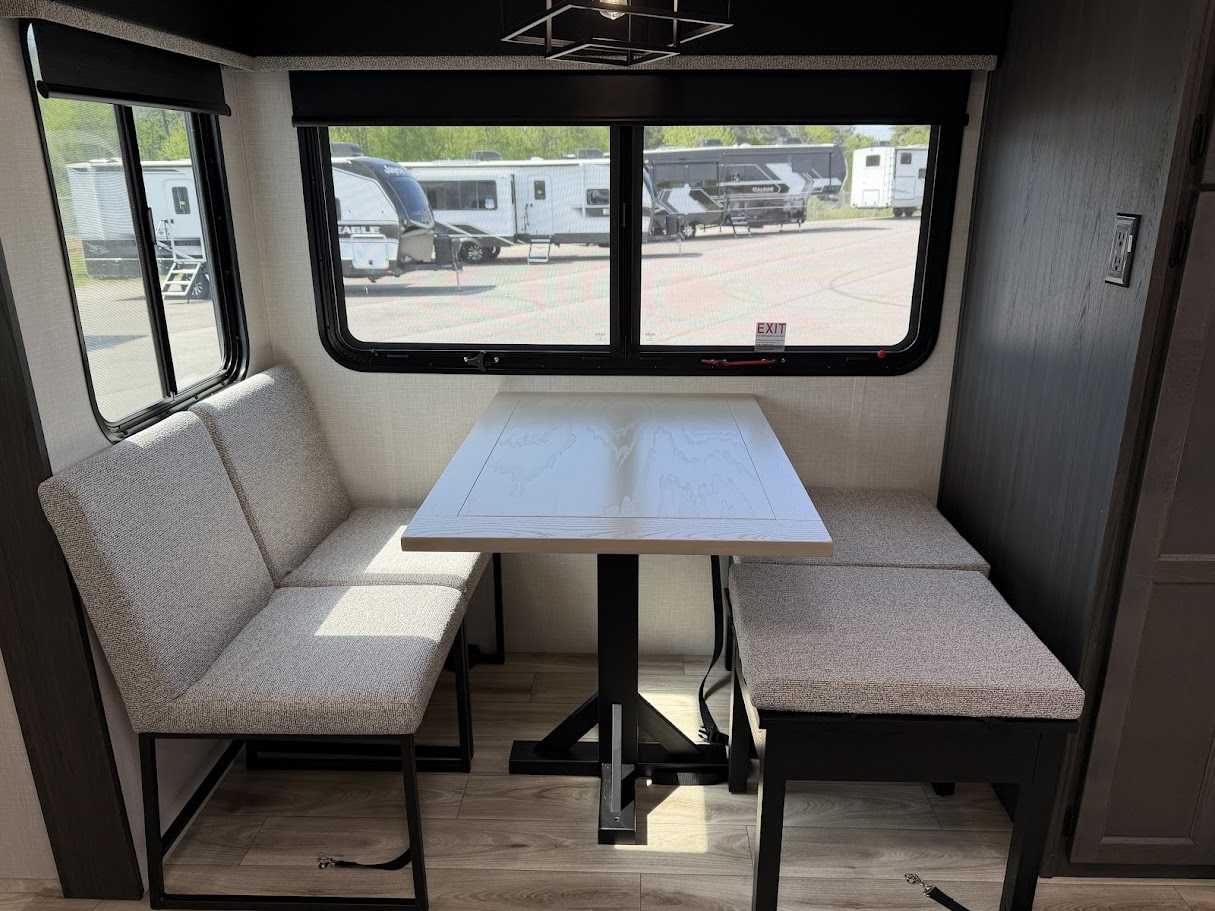 2026 VENTURE RV SPORTTREK 333VFK - Image 26