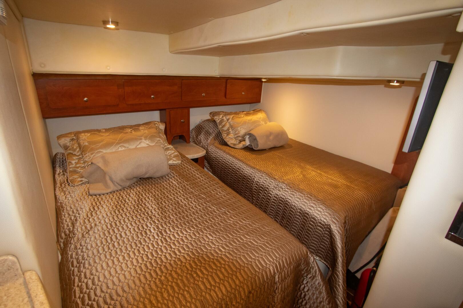 2008 Rinker 40 Express Cruiser - Image 3
