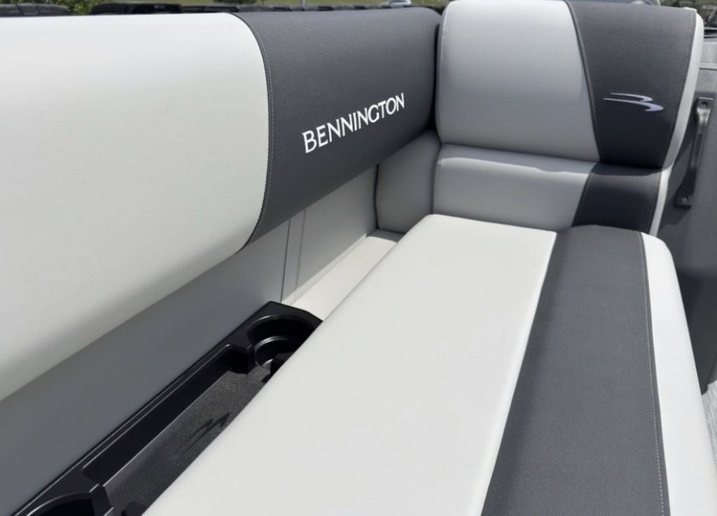 2026 Bennington S Quad Bench 22 SSR - Image 13