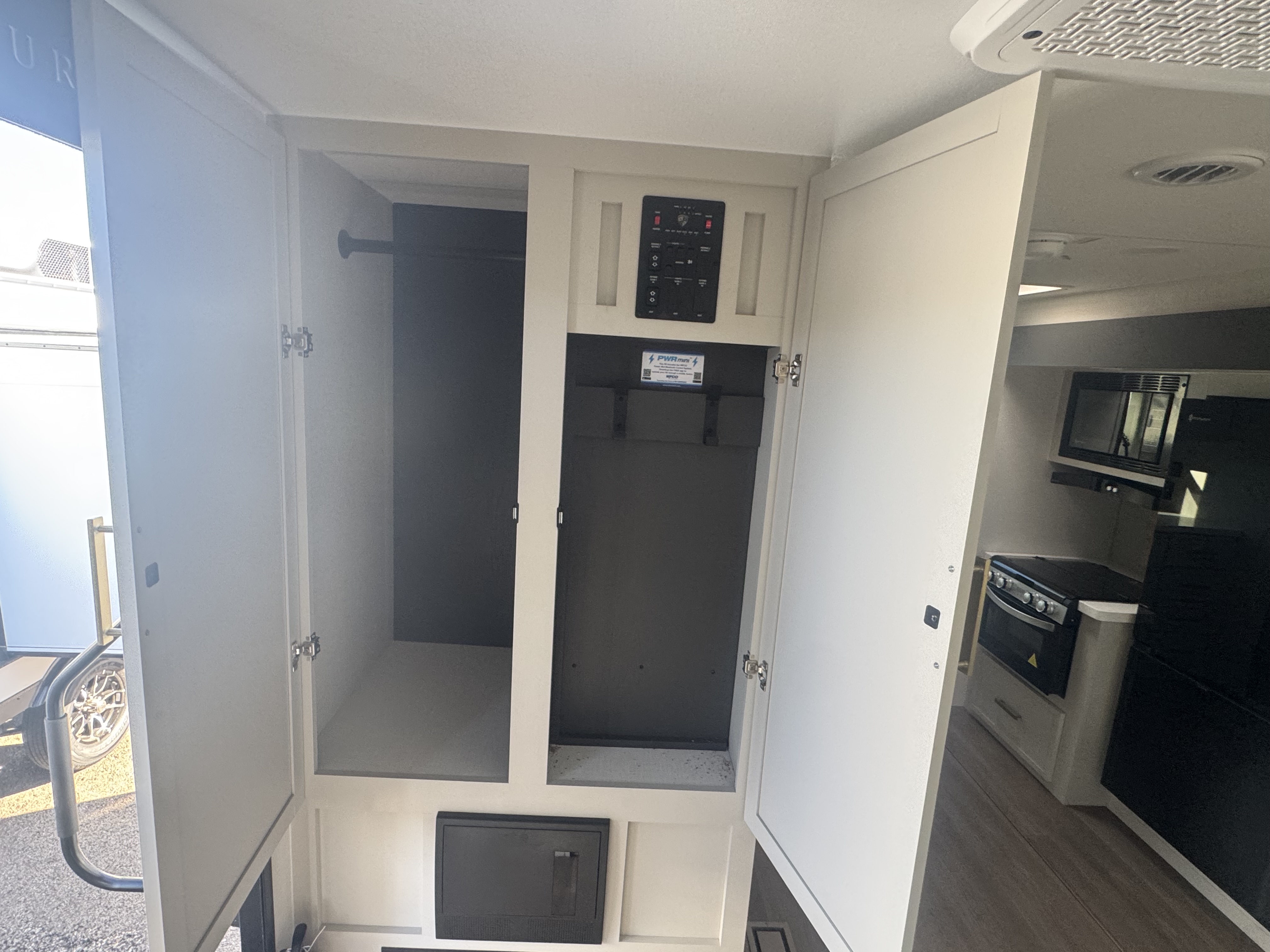 2027 VENTURE RV STRATUS 231VRK - Image 21