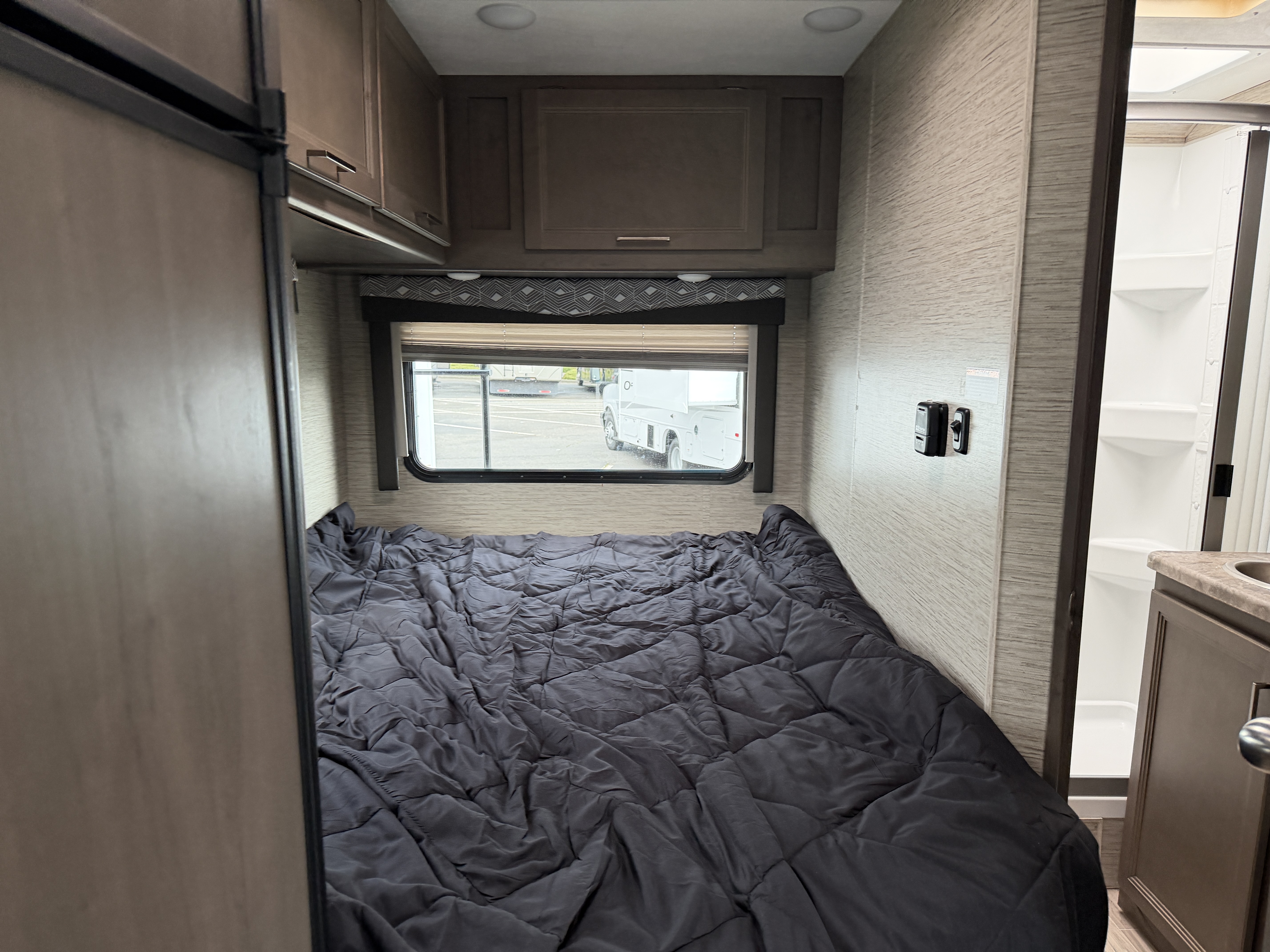 2024 Thor Motor Coach Four Winds 22E - Image 6