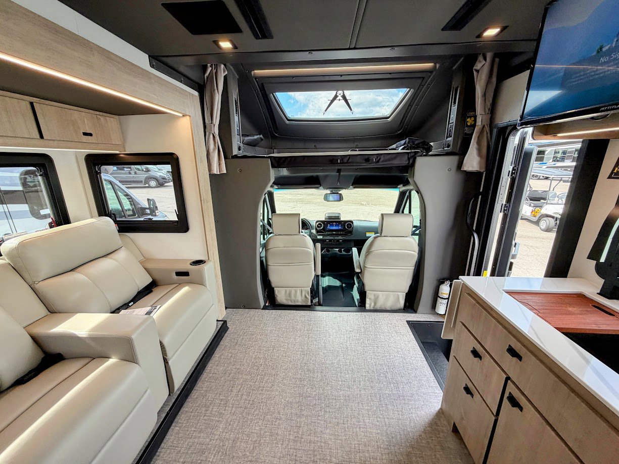 2026 Grand Design Lineage Series M 25TK - Image 52