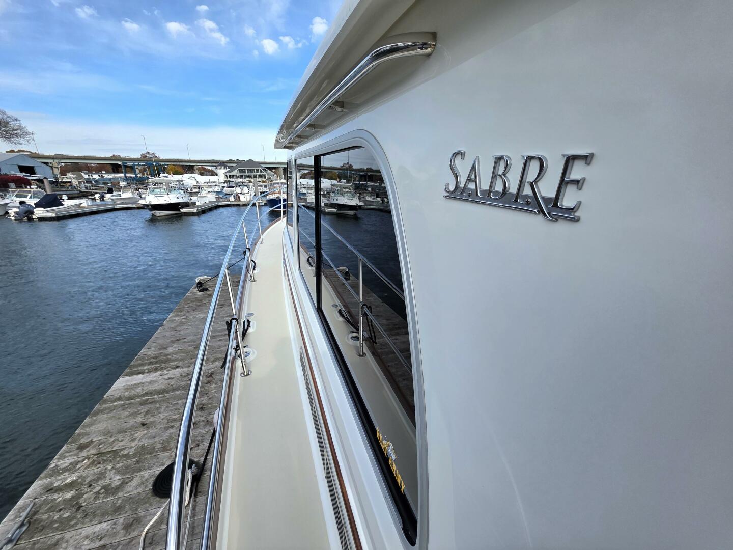 2017 Sabre 42 Salon Express - Image 11