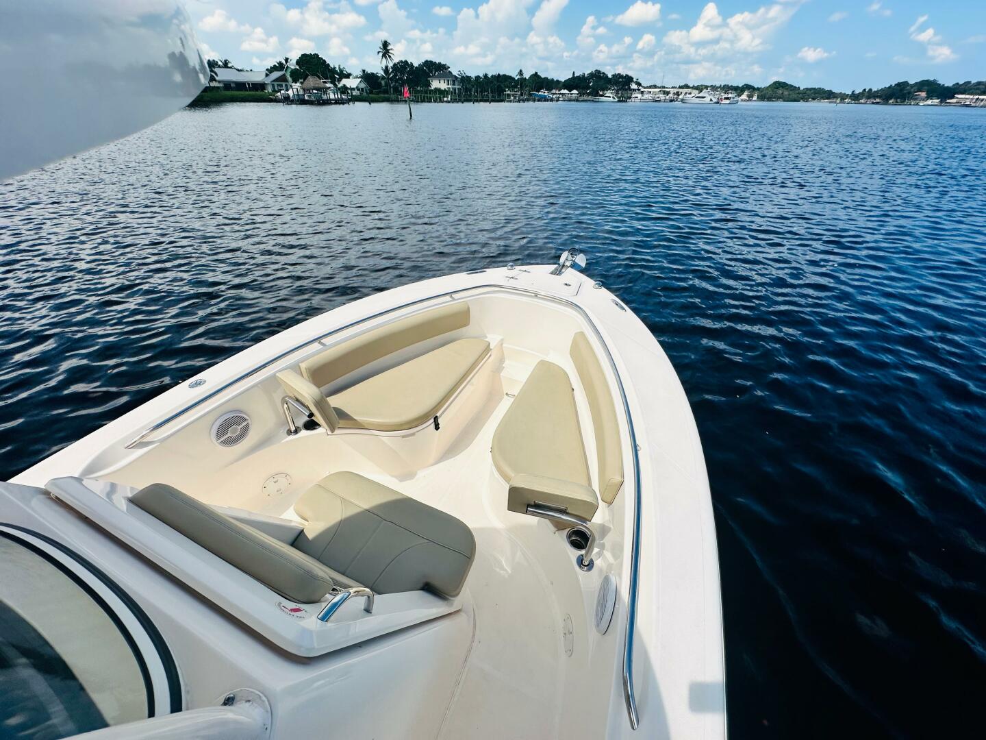 2016 PURSUIT C 238 Center Console Base - Image 5