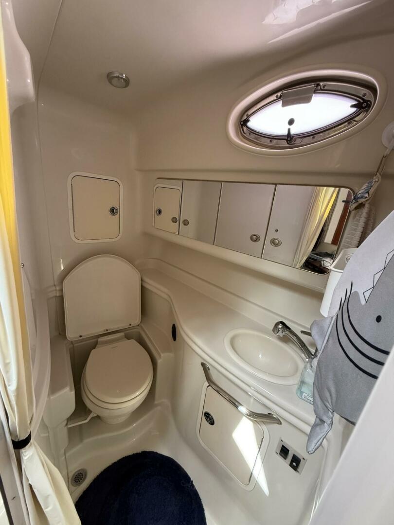 2007 Sea Ray 320 Sundancer - Image 19