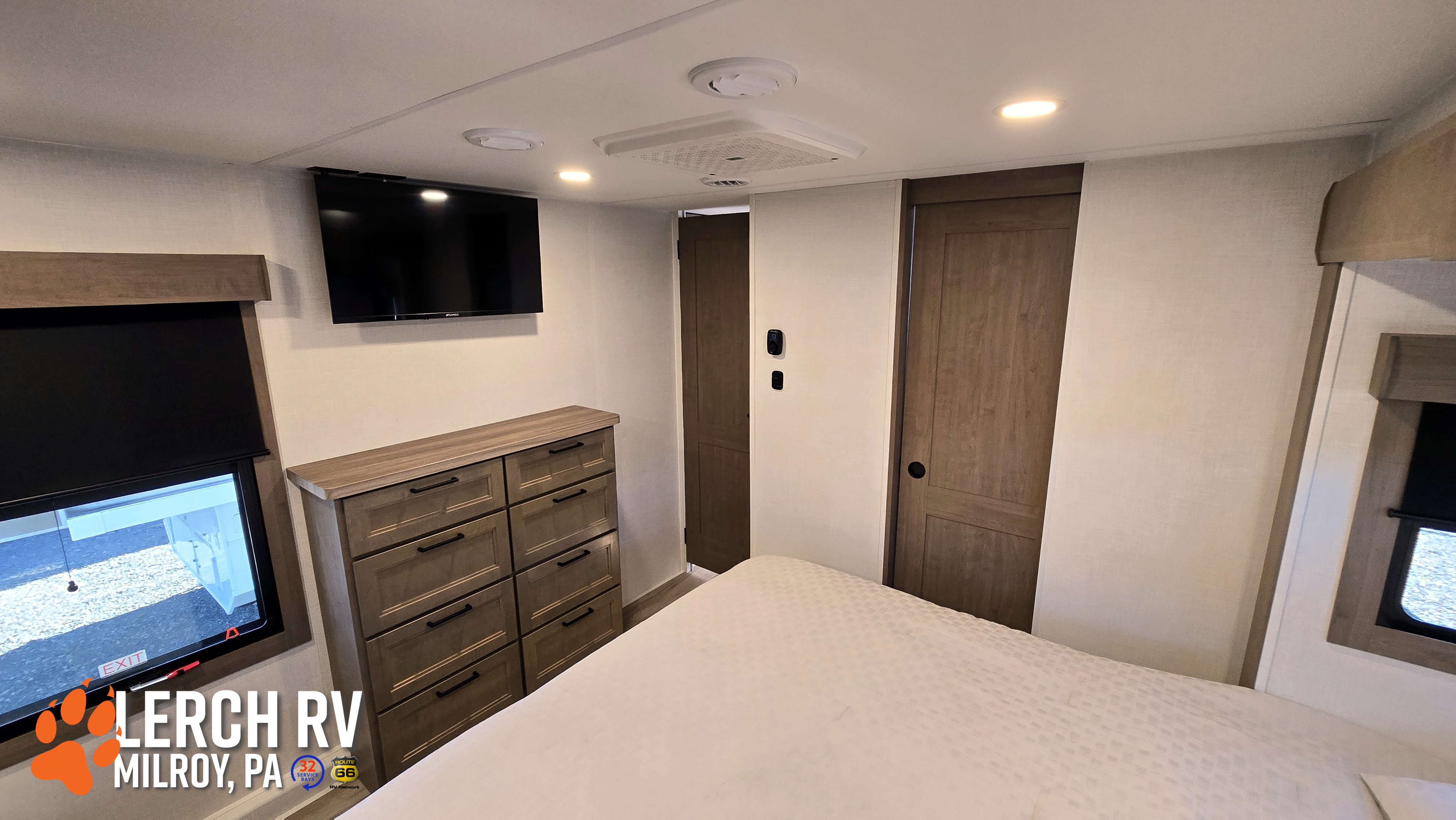 2027 KZ RV Durango D348BHF - Image 43