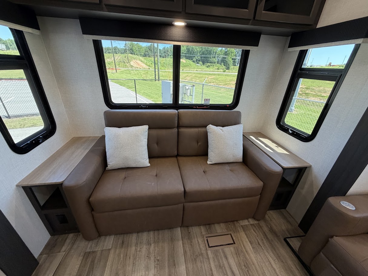 2026 VENTURE SPORTTREK 363VFR - Image 14