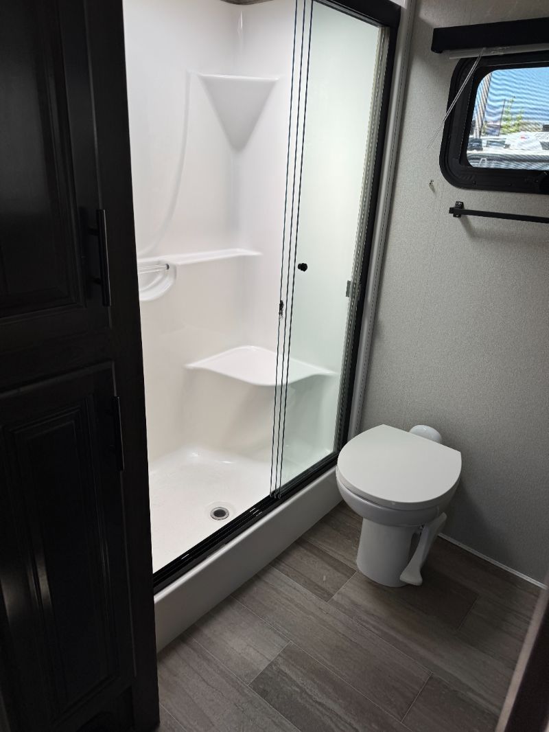 2020 Forest River Cardinal Luxury 345RLX - Image 15