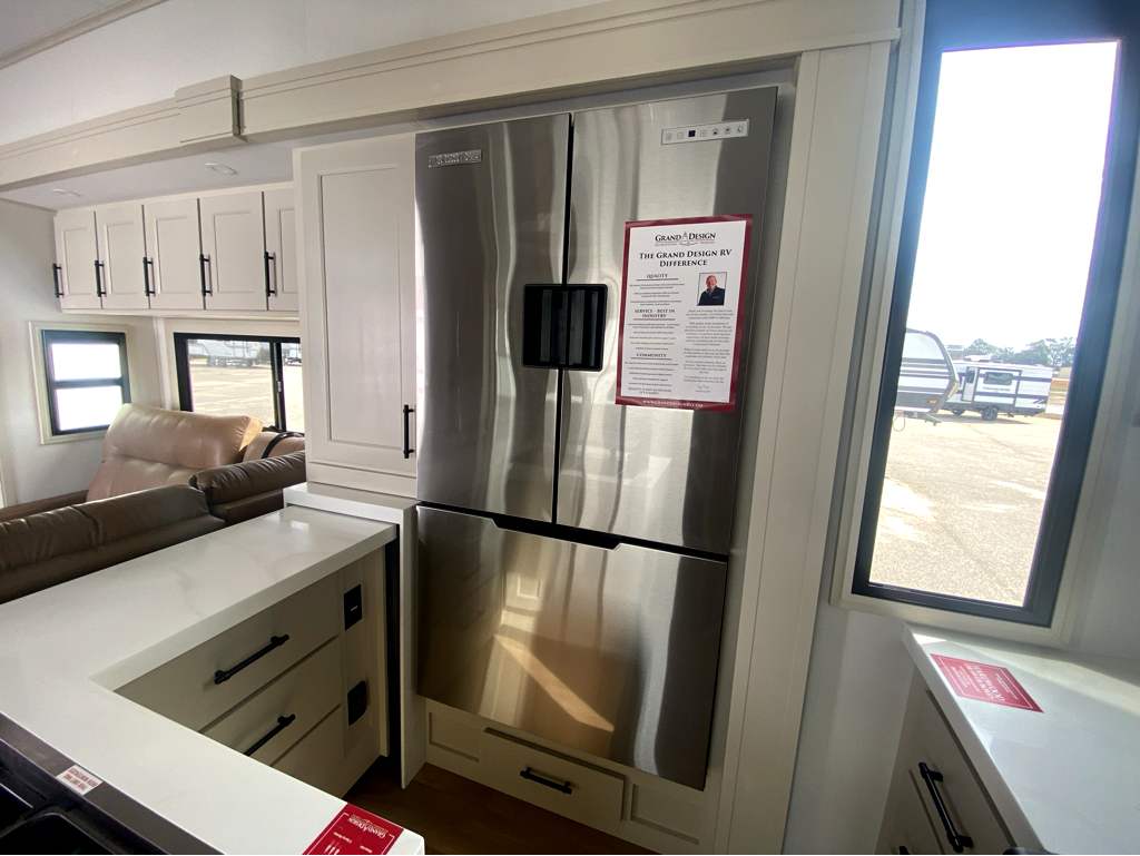 2026 GRAND DESIGN SOLITUDE 414LJMJ - Image 20