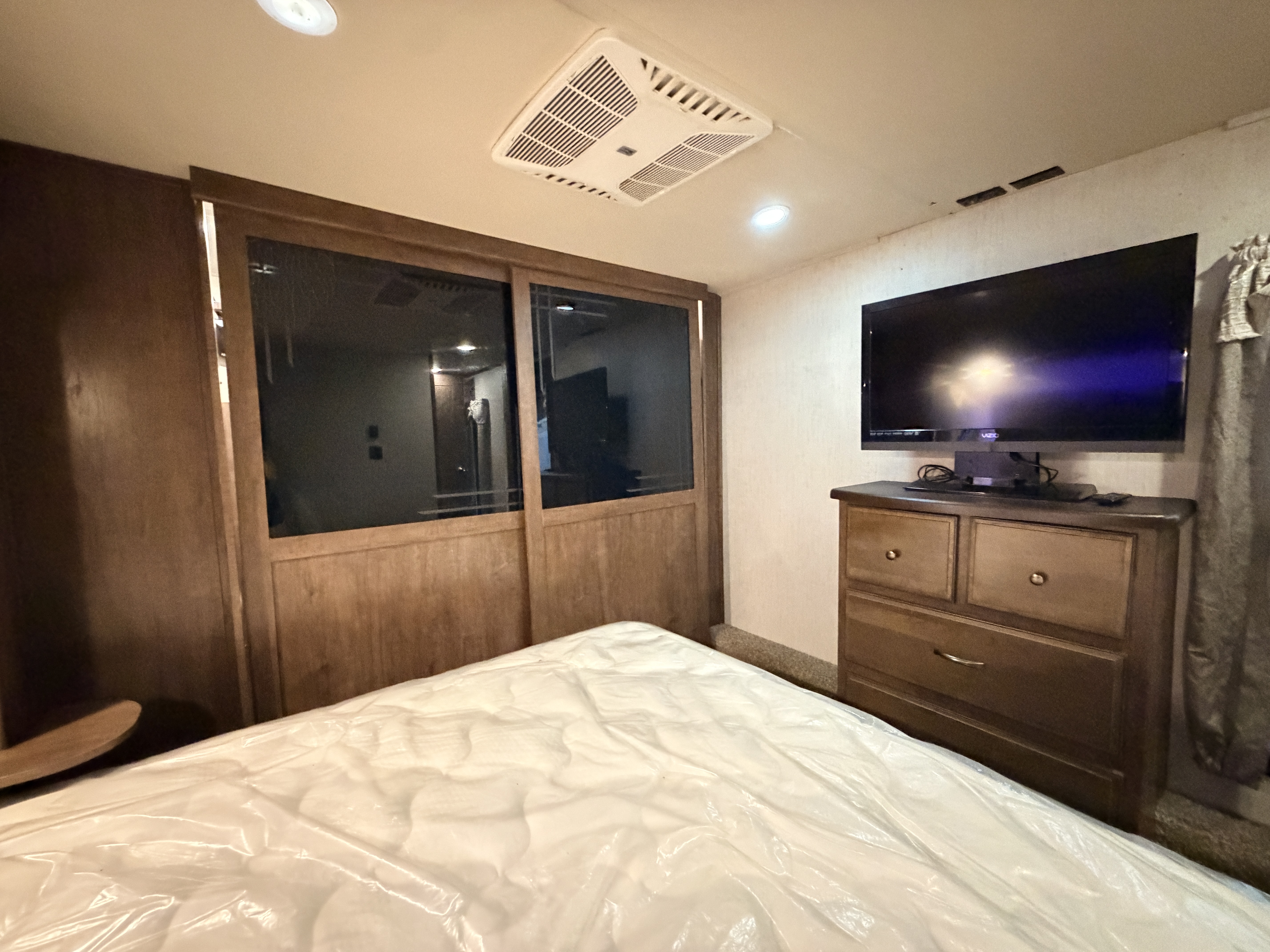 2020 Forest River Sandpiper 372LOK - Image 22