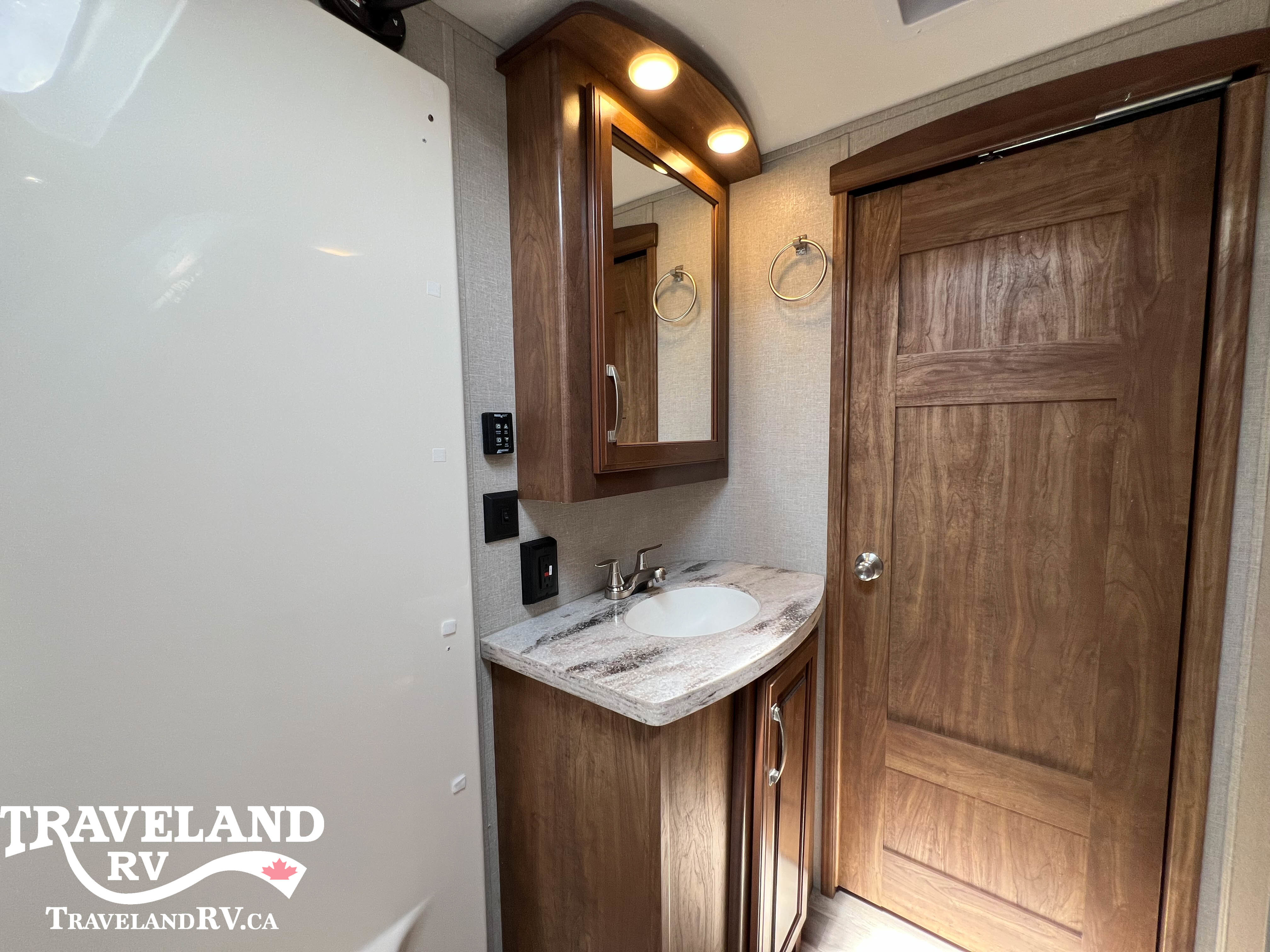 2018 KEYSTONE MONTANA 3160RL LEGACY EDITION - Image 37