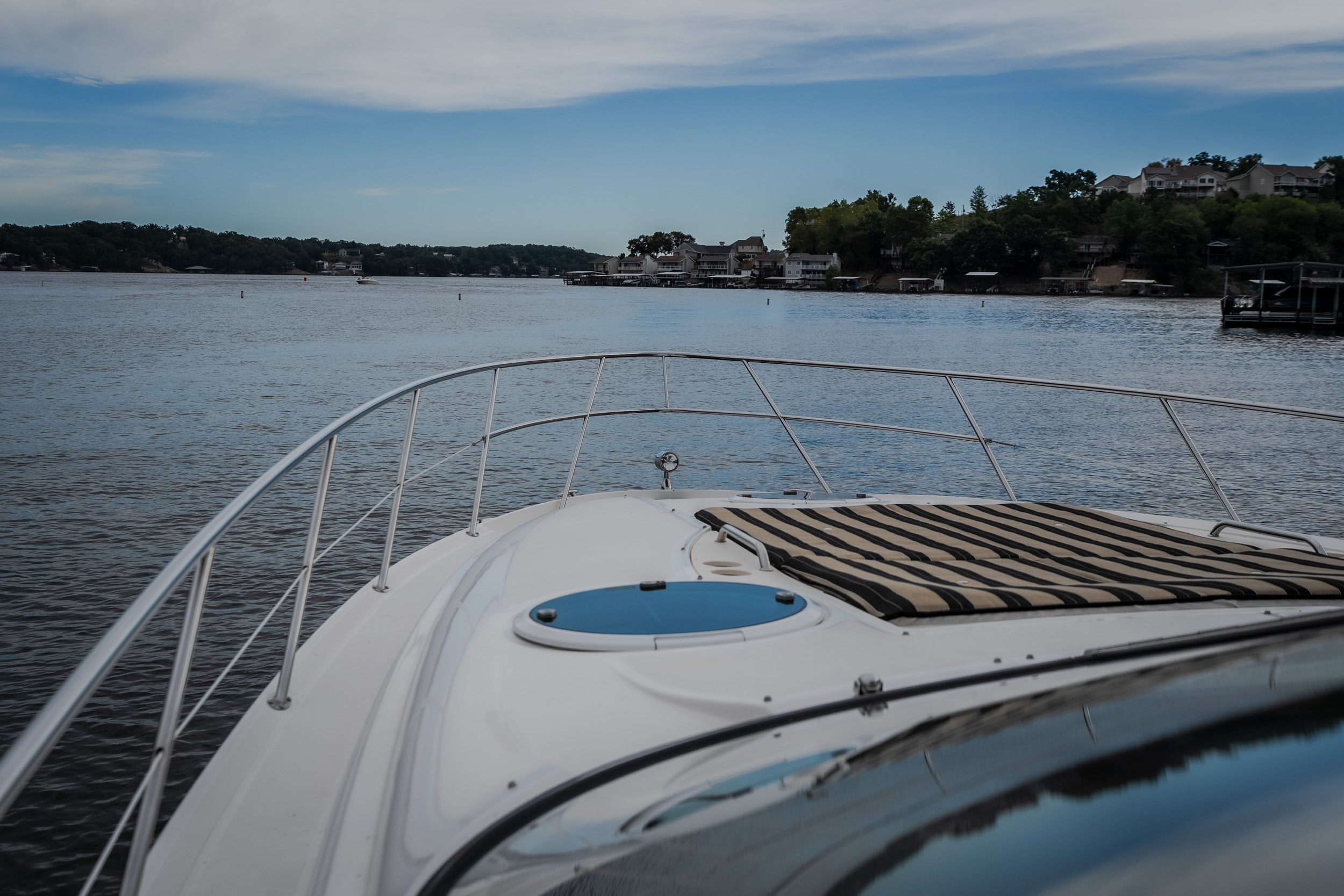 2009 Regal 4460 Express Cruiser - Image 29