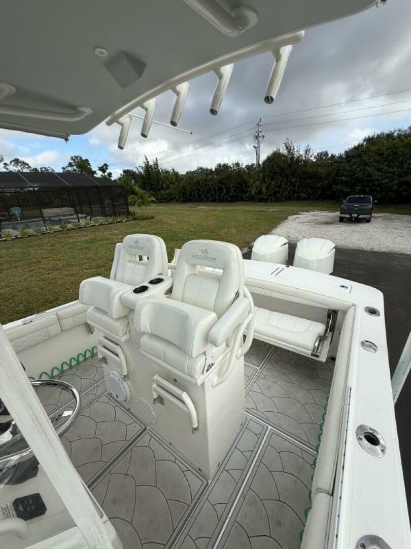 2017 Regulator 28 - Image 8