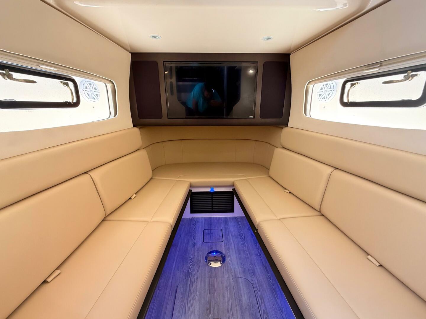 2020 Scout 380 LXF - Image 84