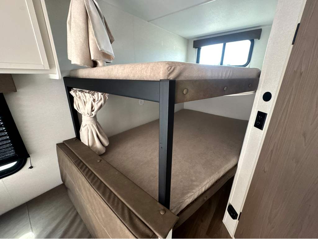 2027 GRAND DESIGN TRANSCEND 24BHX - Image 13