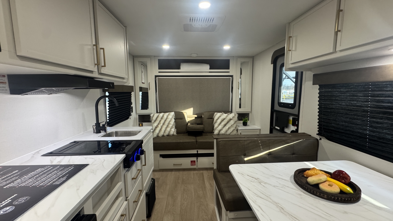 2026 Grand Design Transcend ONE 151RB - Image 10