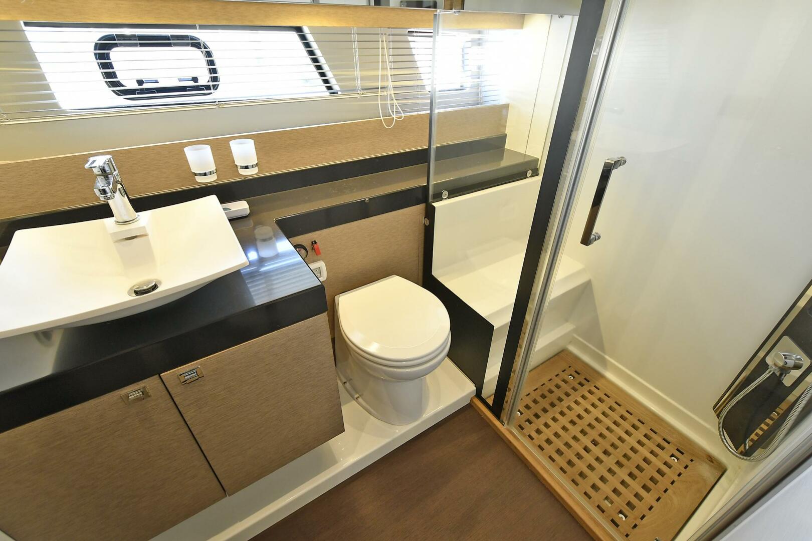 2018 Prestige 560 Fly - Image 51