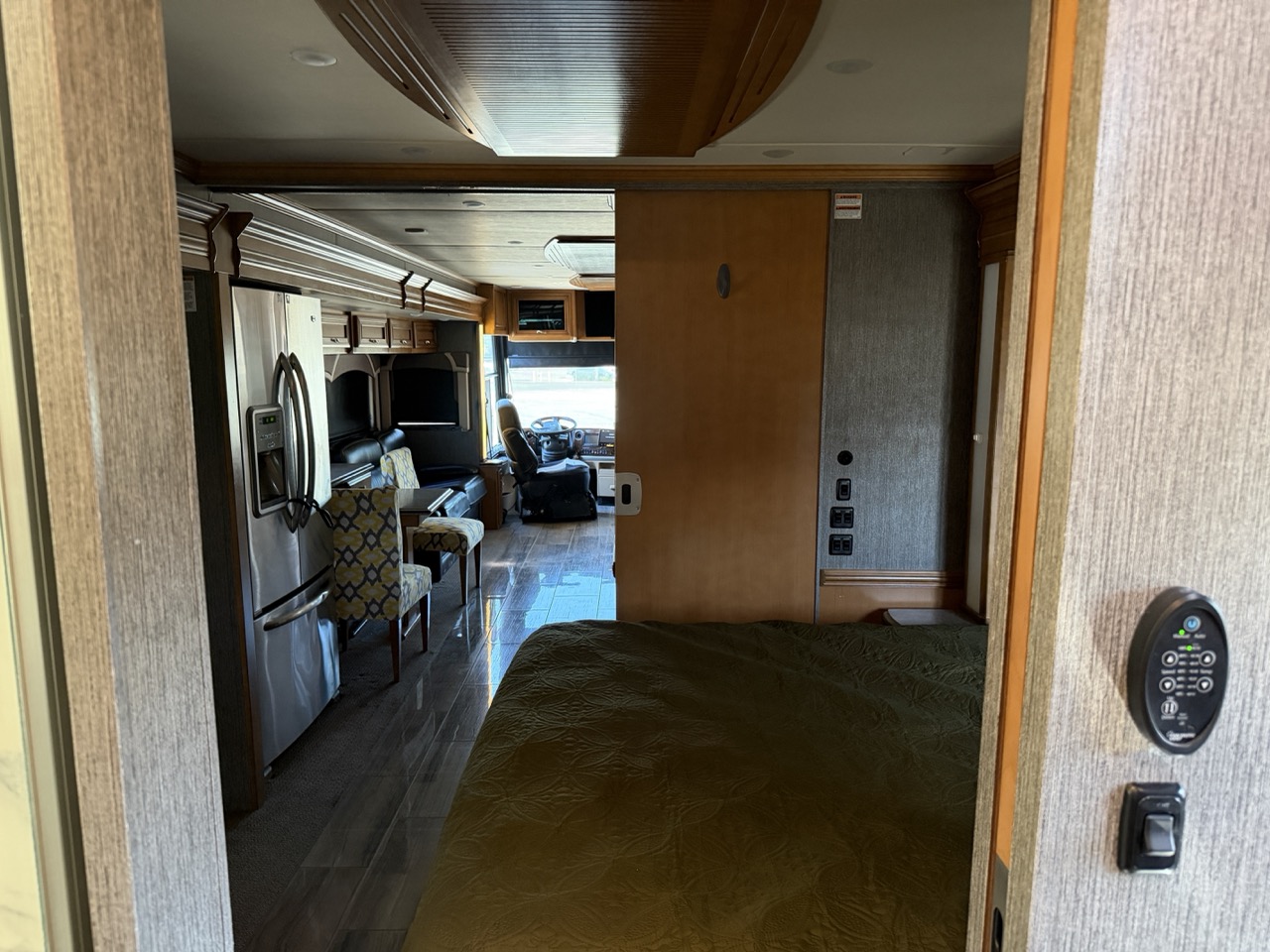 2015 Newmar Ventana 3636 - Image 23
