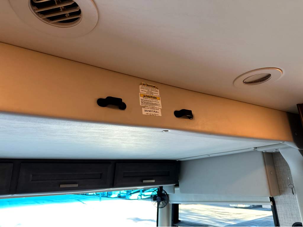 2023 THOR MOTOR COACH CHALLENGER 37DS - Image 27
