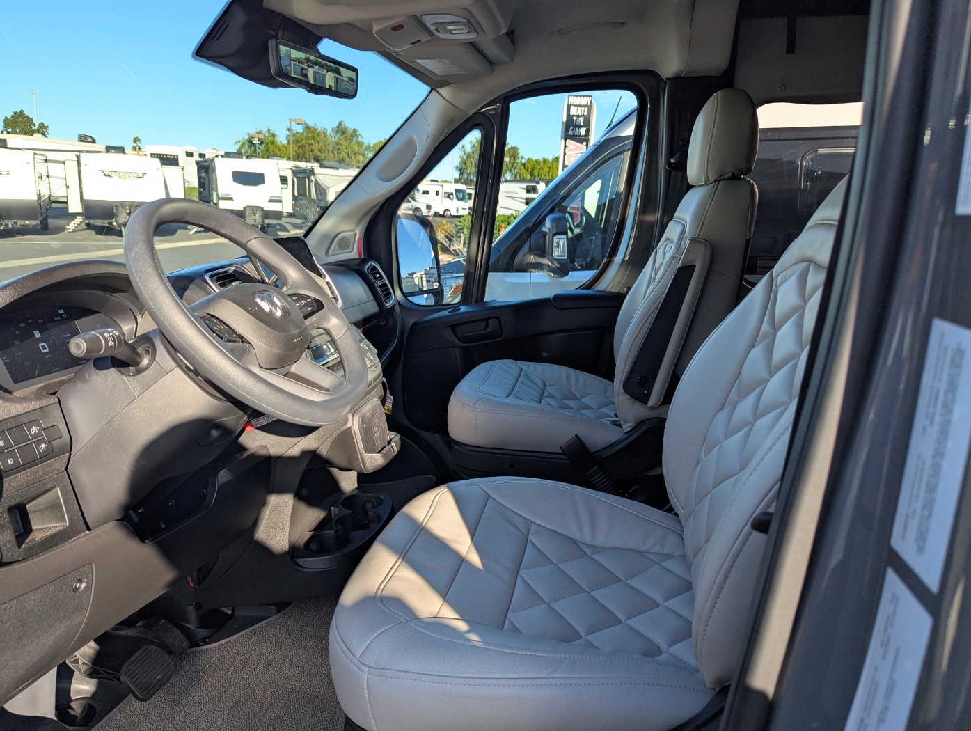 2026 Thor Motor Coach Rize 18G - Image 3