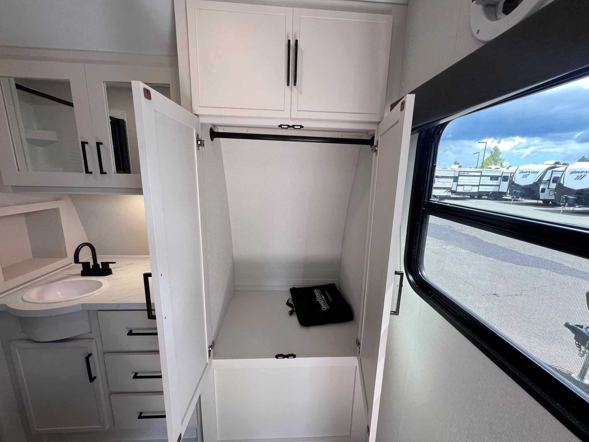 2027 Grand Design Momentum MAV 17MAV - Image 19