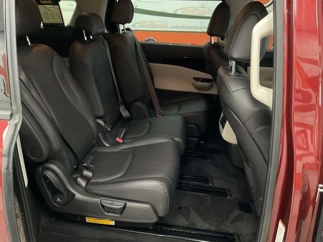 2023 Kia Carnival Wagon SX - Image 23