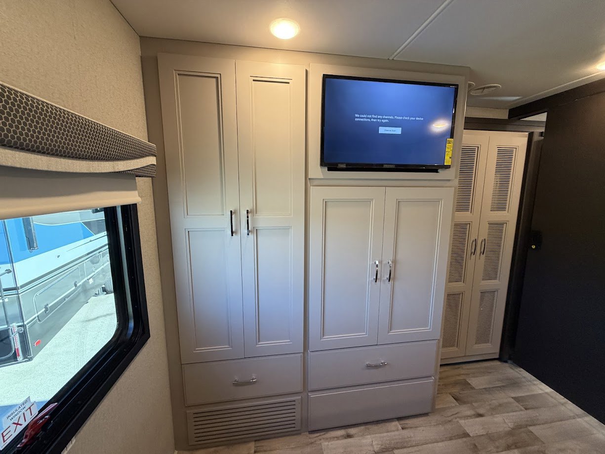 2026 THOR MOTOR COACH PASADENA 34XG - Image 57