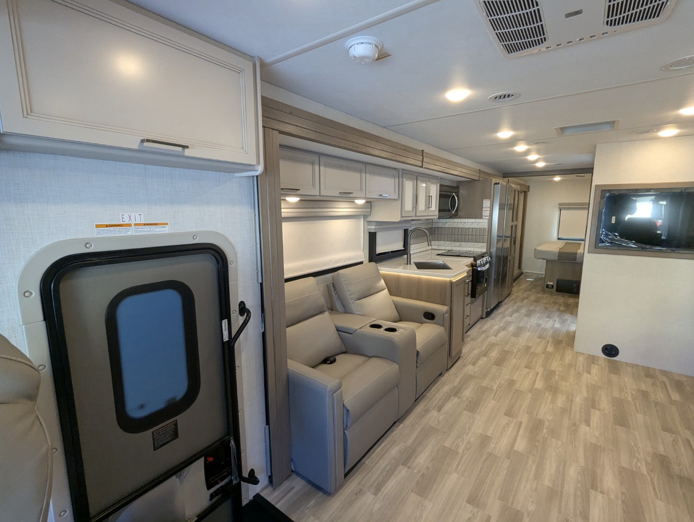 2026 Thor Motor Coach Windsport 35R - Image 15