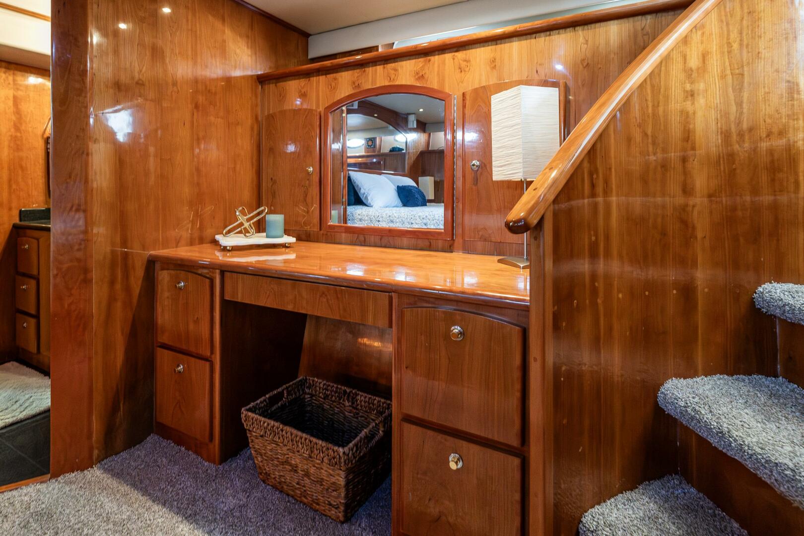 2001 Navigator 61 Pilothouse - Image 29