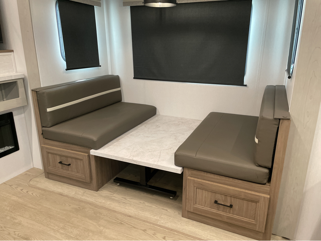 2025 Coachmen Freedom Express Ultra Lite 252RBS - Image 11