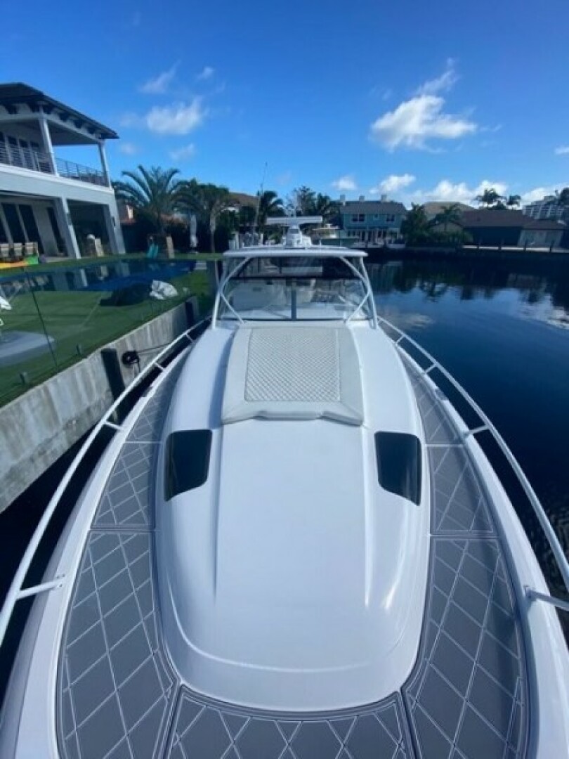 2019 Intrepid 475 Sport Yacht - Image 19