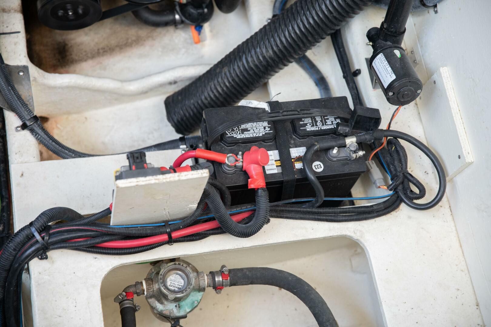 2016 Sea Ray Sundancer 350 - Image 87