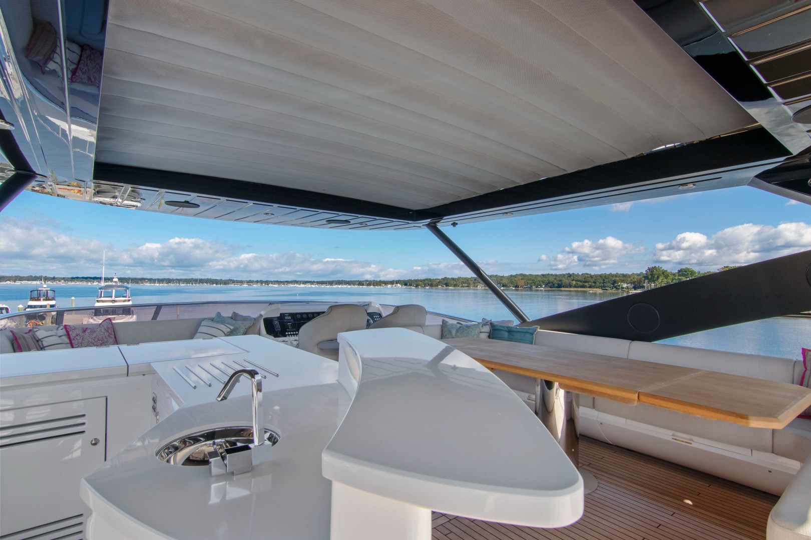 2019 Sunseeker 86 Yacht - Image 18