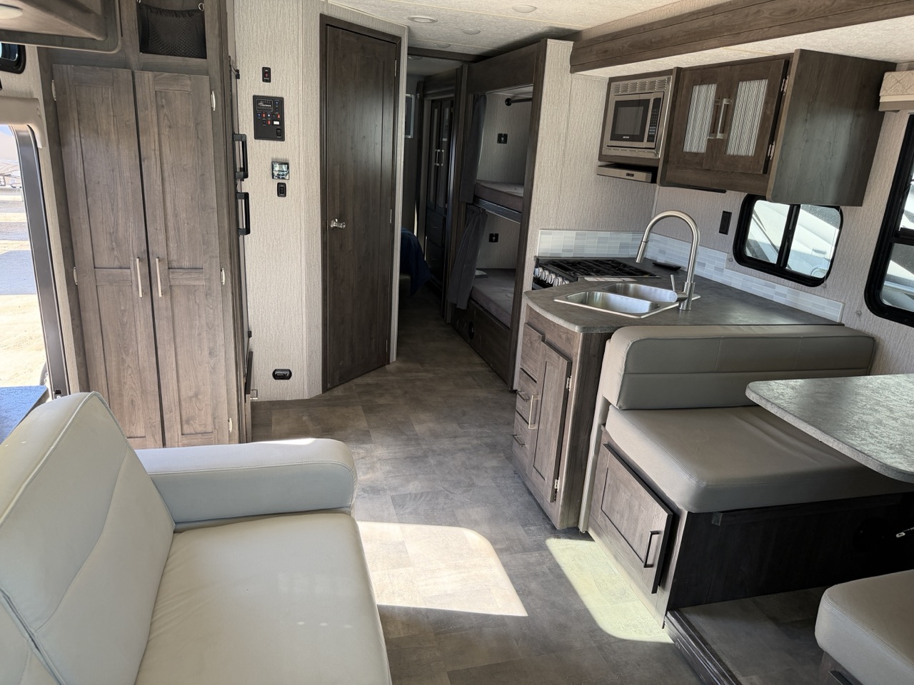2023 Coachmen Pursuit 31BH - Image 8