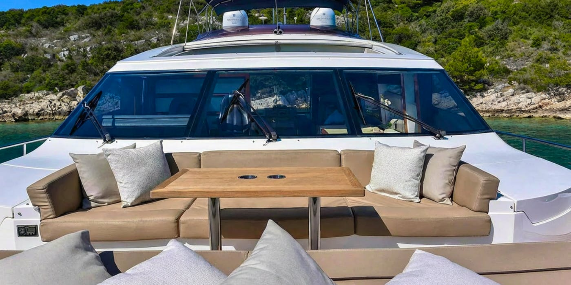2011 Princess Yachts Princess V85 - Image 2